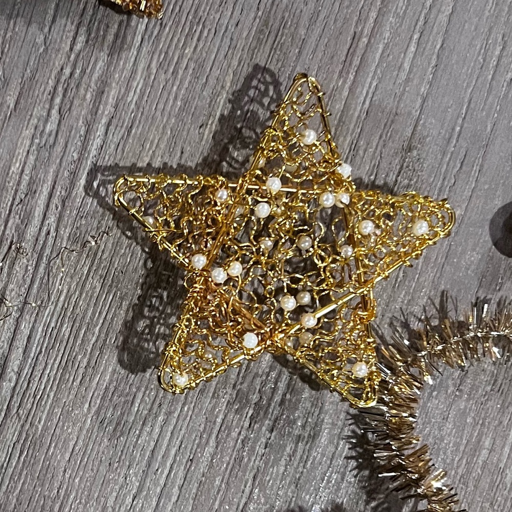 5 Point Star glass beads & gold wire Holiday Star Ornament - Picture 4 of 4